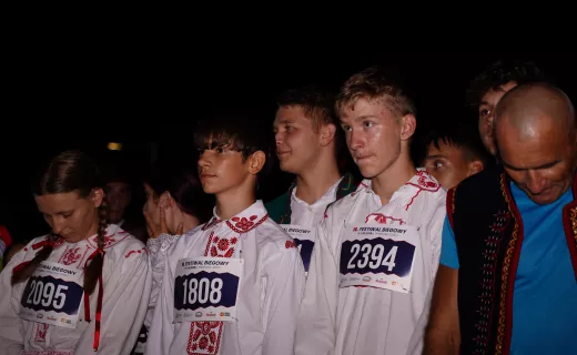 Pobiegli w strojach ludowych po zwycięstwo. Bieg Lachów i Górali rozpoczął 16. Festiwal Biegowy w Piwnicznej - 7